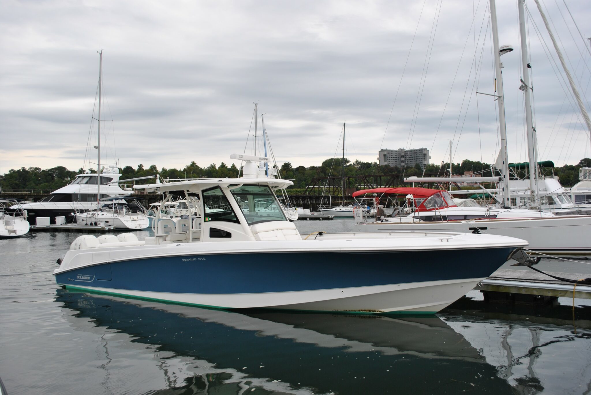 ELISE 37' Boston Whaler Outrage 2014