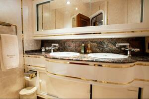 Master Stateroom En-suite Head