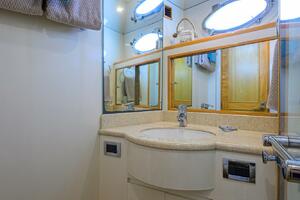 Vanity in Guest Head