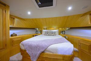 Guest Stateroom Queen Berth