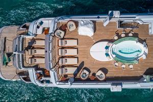 STARSHIP Worth Avenue Yachts