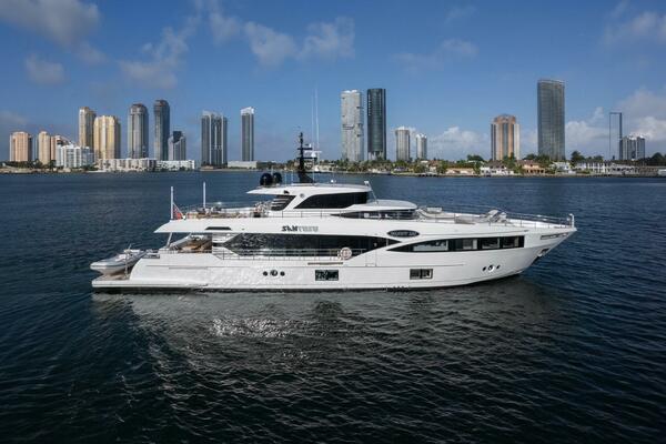 108' Majesty Yachts