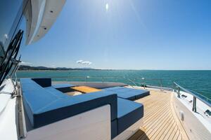 Sundeck Lounge