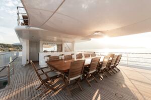 Upper Deck Dining