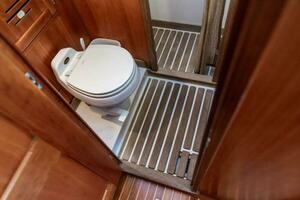 Ensuite VacuFlush Head