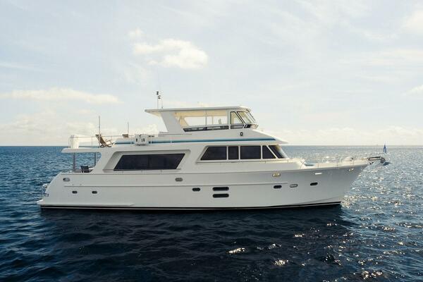 68' Hampton Yachts