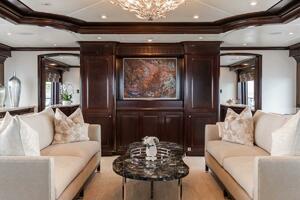 NICOLE EVELYN Worth Avenue Yachts