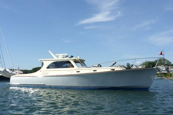 44' Hinckley