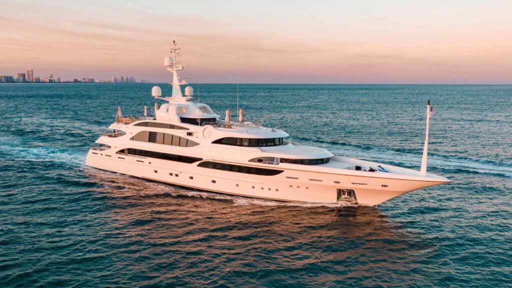 AQAURIUM - 203' Benetti 2010/2020