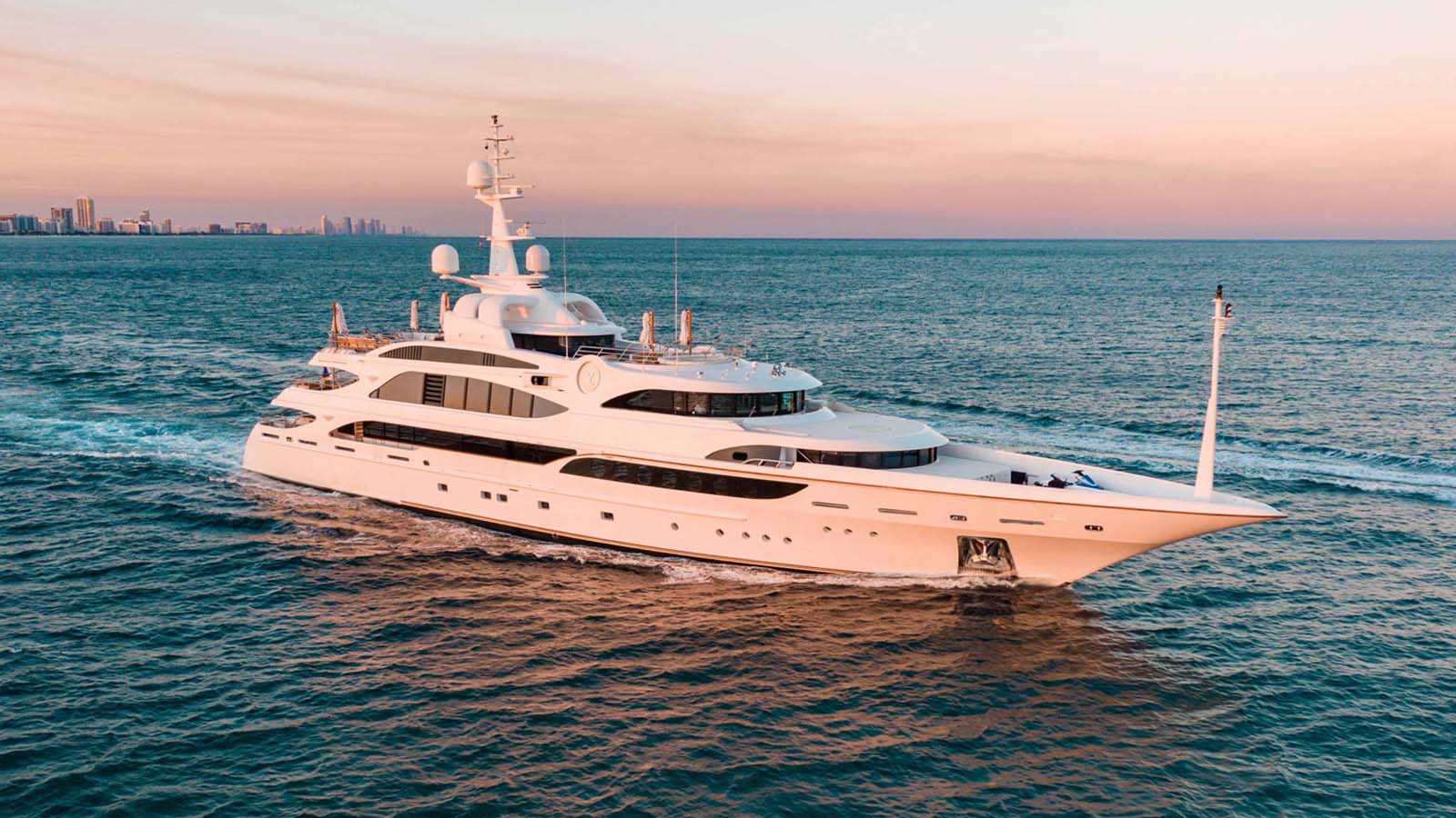 AQAURIUM - 203' Benetti 2010/2020