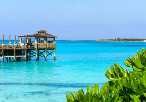 bahamas-nassau-cable-beach-pier-turquoise-water-1024x660