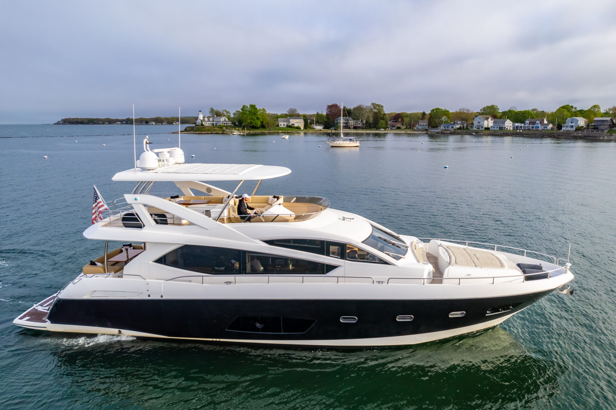 BORN TO RUN 74' Sunseeker Profile
