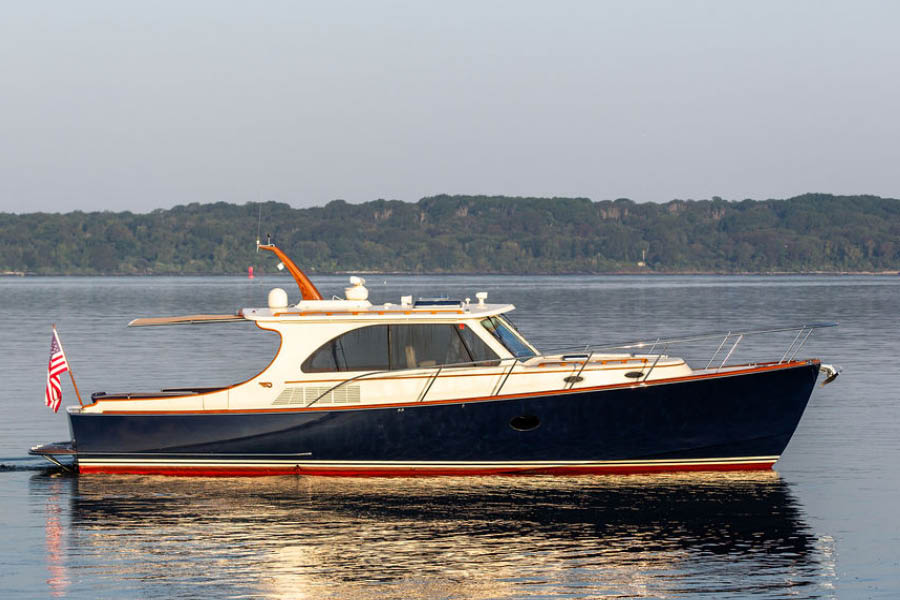 ITHAKI 43 Hinckley 2015 Profile - Newport Brokerage Show