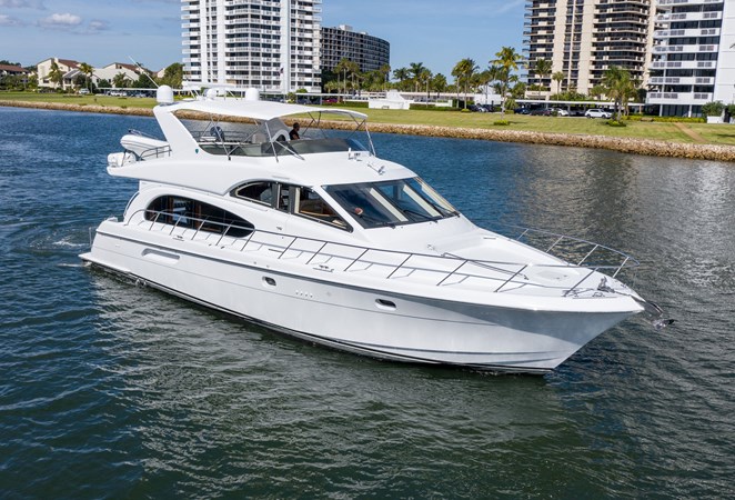HATTERAS - 63 Raised Pilothouse Motor Yacht