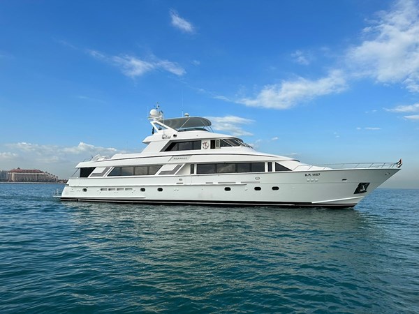 HATTERAS - Tri-Deck