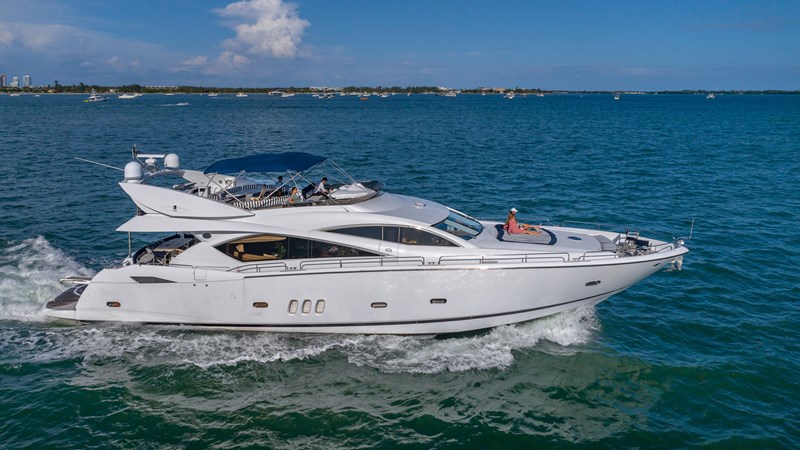 SUNSEEKER - 82 Yacht