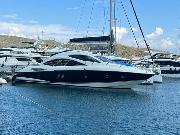 SUNSEEKER - Predator 52