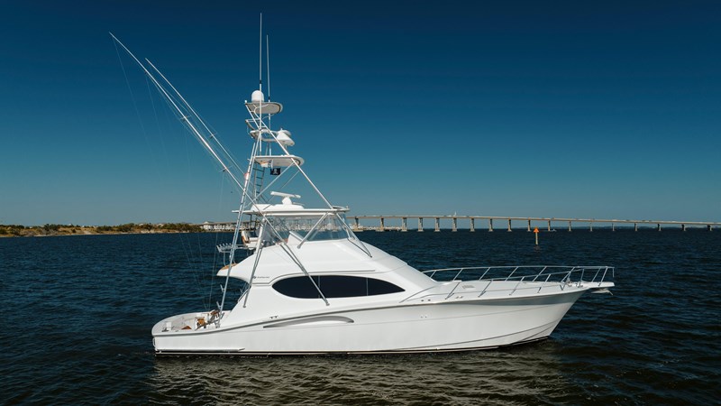 HATTERAS - 54 Convertible