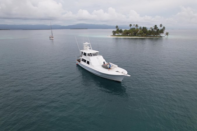 HATTERAS - LAMPHRE YACHTS CUSTOM