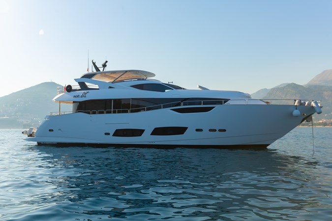 SUNSEEKER - 95 Yacht