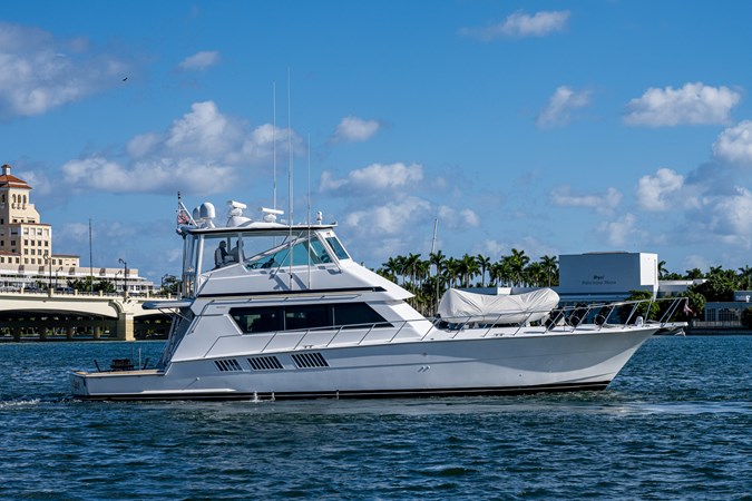 HATTERAS - 65 Convertible