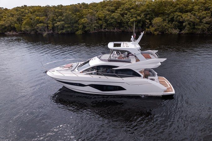 SUNSEEKER - 52 MANHATTAN
