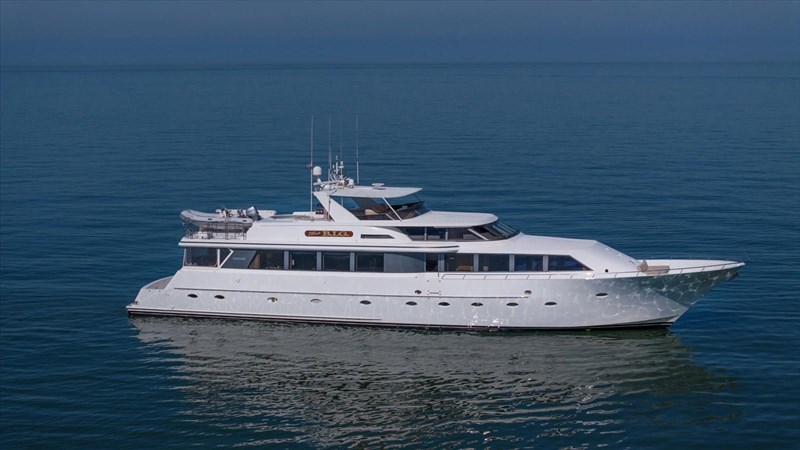 WESTPORT - 106 Raised Pilothouse