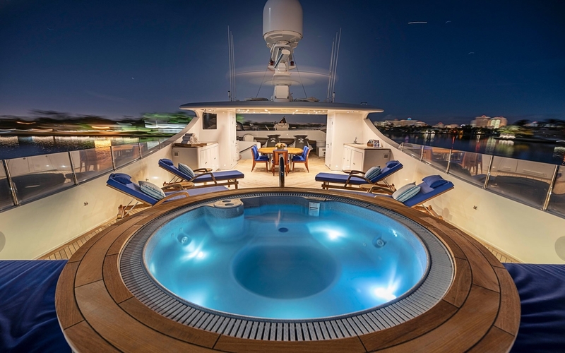 NEVER ENOUGH - 140' Feadship 1992/2017 Jacuzzi